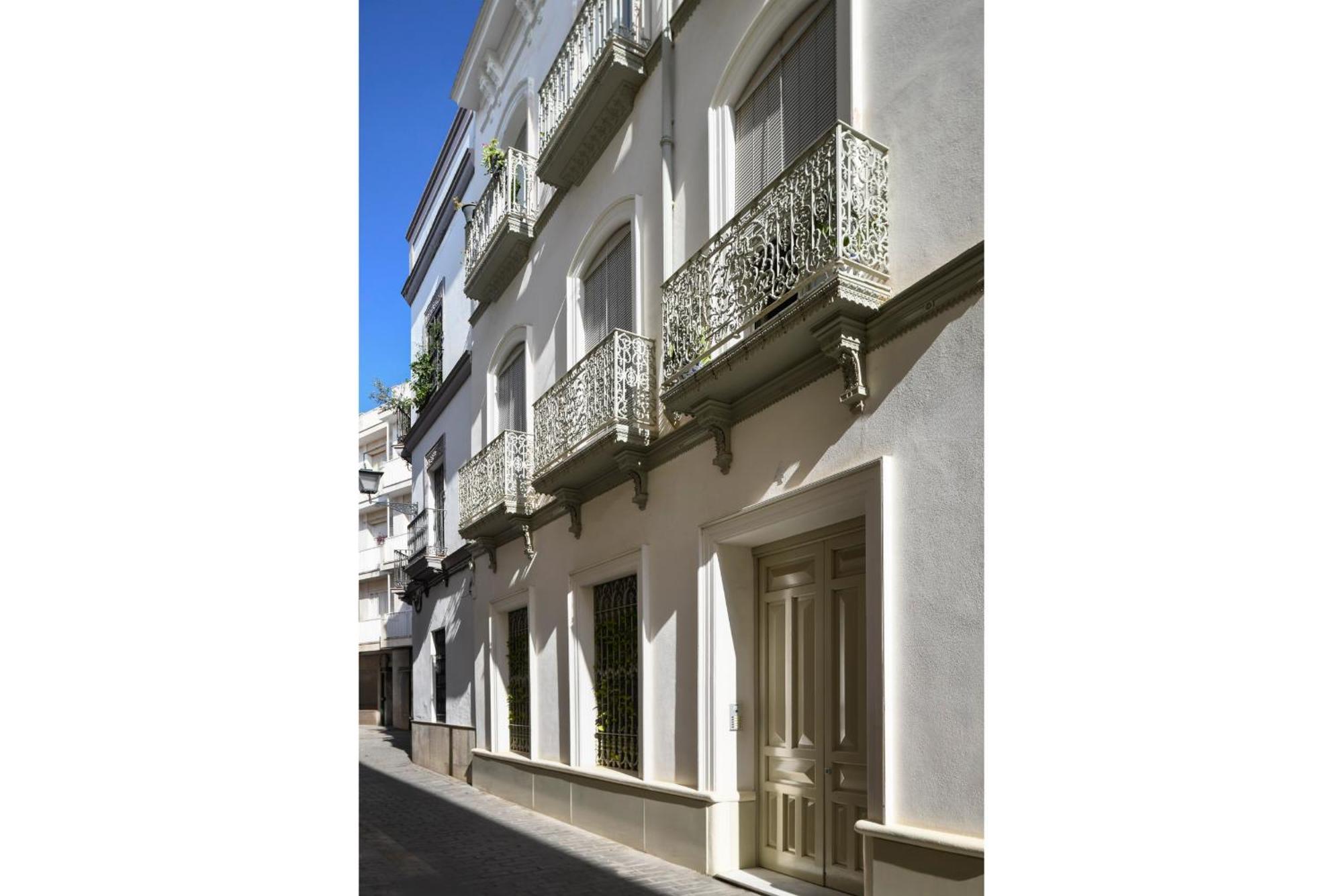 Magno Apartments Cervantes Sevilla Bagian luar foto